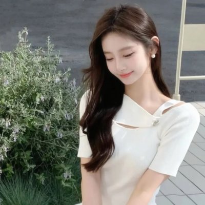红衣小女孩